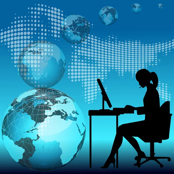 İş kadını bilgisayarda çalışıyor — Stok fotoğraf