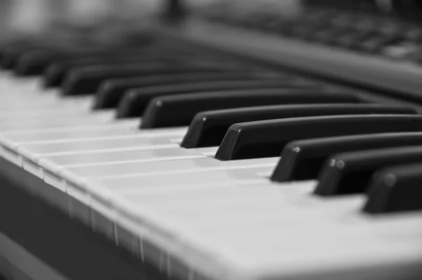 The keyboard of the electronic piano. Small DOF — Stock Photo, Image