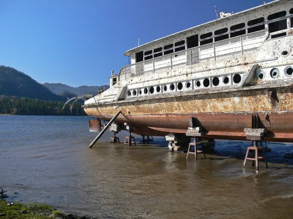 stock image Boat obsolete on lake