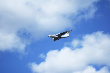 IL-76