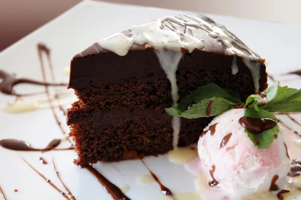 Tårta och glass — Stockfoto