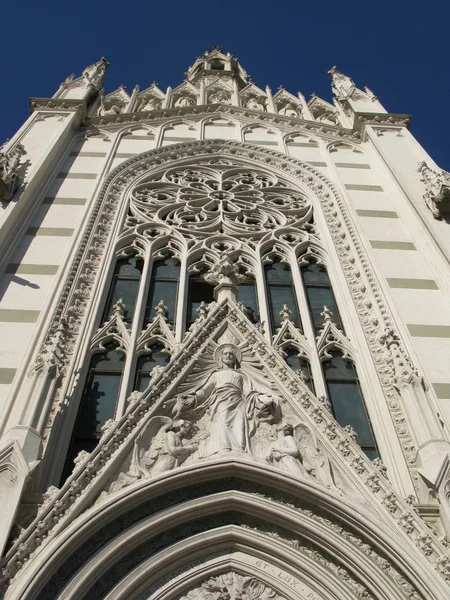 Igreja em estilo gótico — Fotografia de Stock