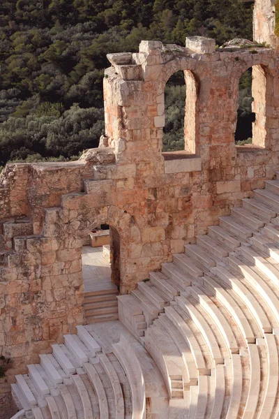 Руины древнего амфитеатра — стоковое фото