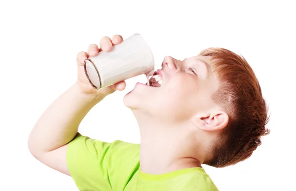Niño con taza aislada en blanco — Foto de Stock