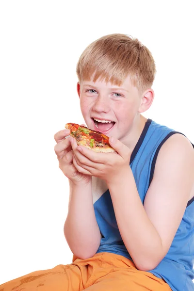 Pojke med pizza — Stockfoto