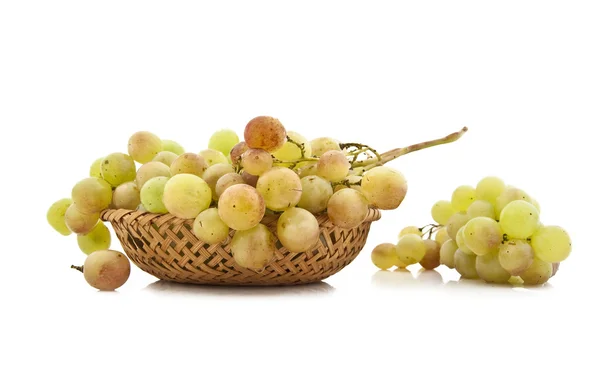 Grappes de raisins mûrs juteuses — Photo