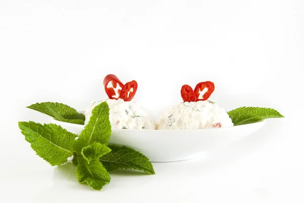 Finom saláta, sajt és a paprika — Stock Fotó