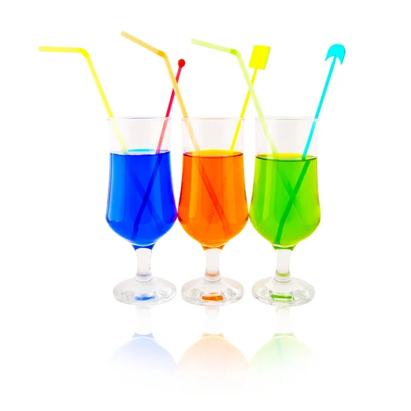 Multi-barevné koktejly v vysoké sklenice — Stock fotografie