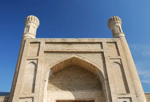Utfärda utegångsförbud för av antika mausoleum — Stockfoto