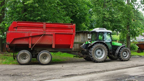 Tractor with the trailer-body — Stock Photo, Image