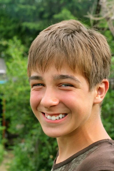 Smiling teenager — Stock Photo, Image