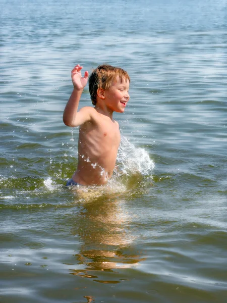 Kid in the water — Stock Photo, Image