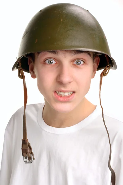Подросток в шлеме — стоковое фото