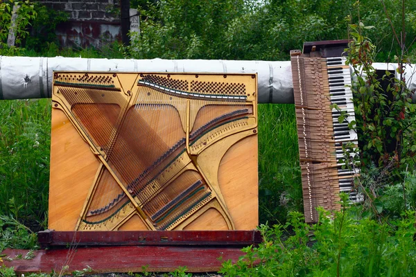 Piano inútil — Fotografia de Stock