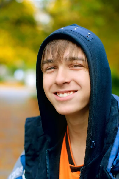 Adolescente sorridente — Fotografia de Stock