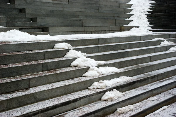 Fragmento de escalera cubierto de nieve —  Fotos de Stock