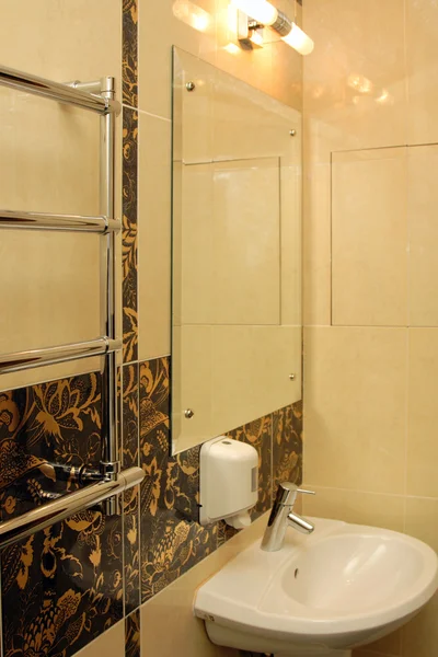 Casa de banho luxuosa do hotel — Fotografia de Stock