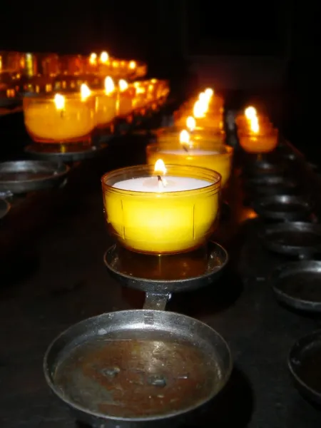 Kostelní svíčky — Stock fotografie