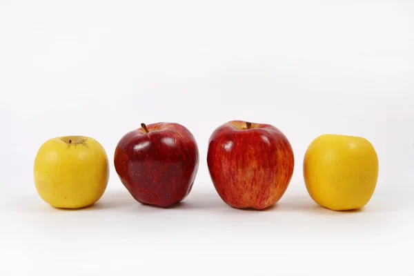 Cztery jabłka — Zdjęcie stockowe