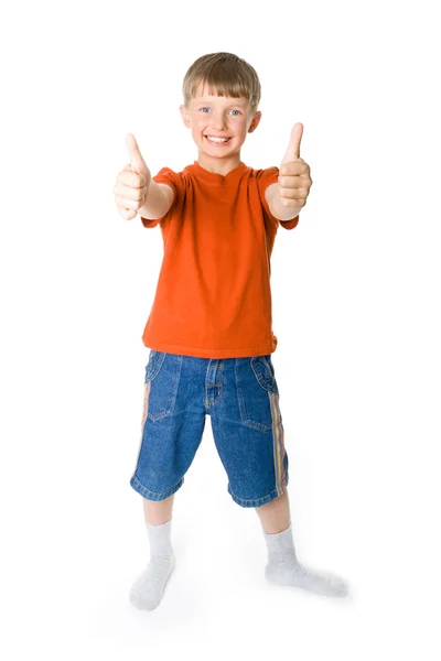 Мальчик с двумя большими пальцами вверх — стоковое фото