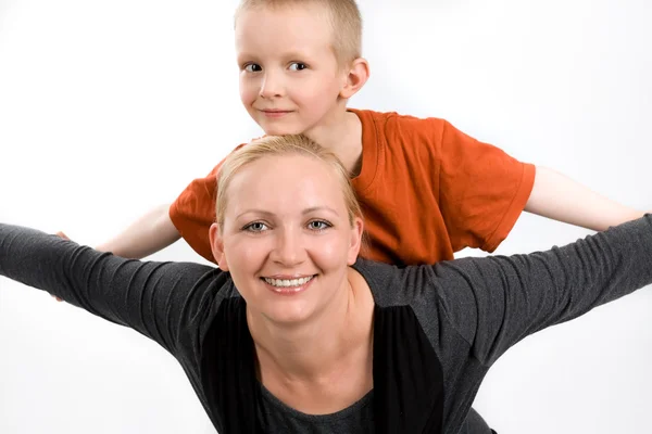 Mãe com seu filho de cinco anos — Fotografia de Stock