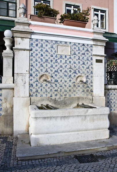 Wasserbrunnen — Stockfoto