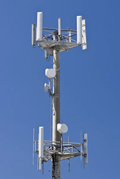 Telekomunikační věž — Stock fotografie