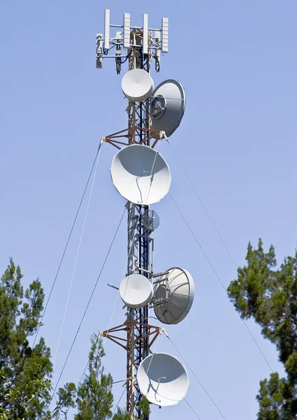 Telekomunikacyjnych wieży — Zdjęcie stockowe