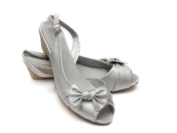 Stříbrné ženské boty — Stock fotografie
