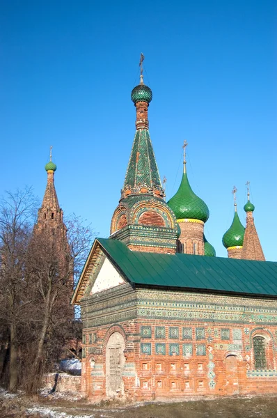 Vista de la antigua iglesia en Yaroslavl, Rusia —  Fotos de Stock