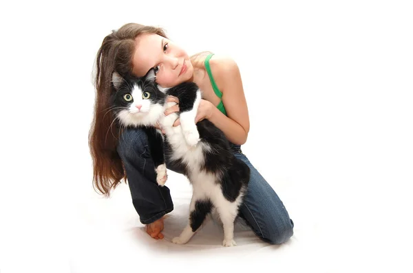 La muchacha hermosa con el gato —  Fotos de Stock