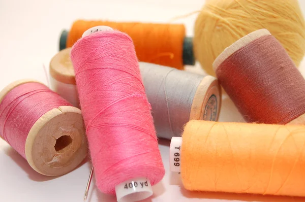 Close up spools of colour thread — Stock Photo, Image
