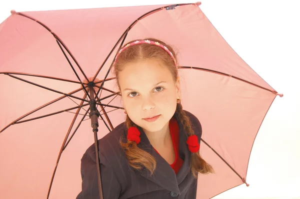 Słodkie nastolatek dziewczyna z a różowy parasol — Zdjęcie stockowe