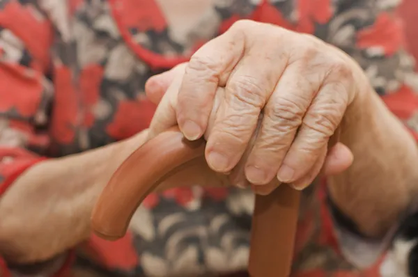 歳の女性の手 — ストック写真