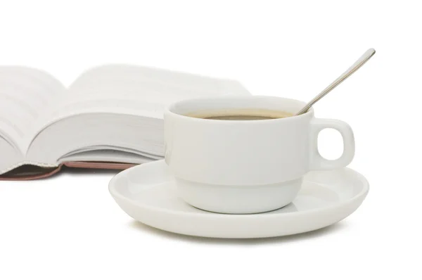 Książka i kubek z kawy. — Zdjęcie stockowe