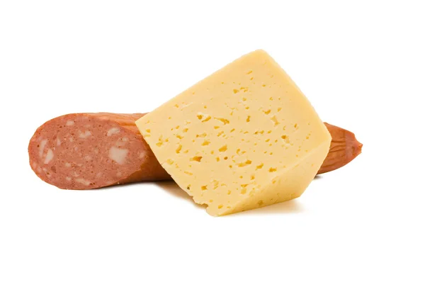 Käse und Wurst isoliert — Stockfoto