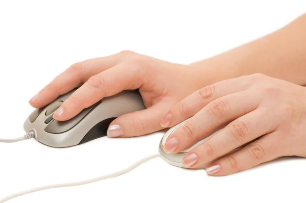 Main avec une souris d'ordinateur — Photo