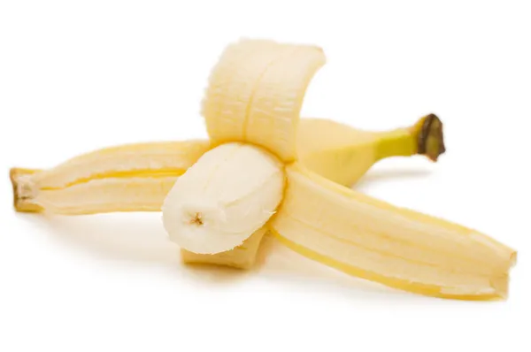 Banana aberta isolada em branco — Fotografia de Stock