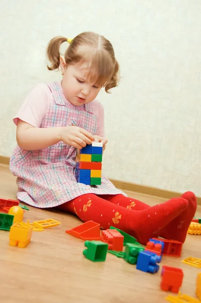 The little girl plays to a room — Stock Photo, Image