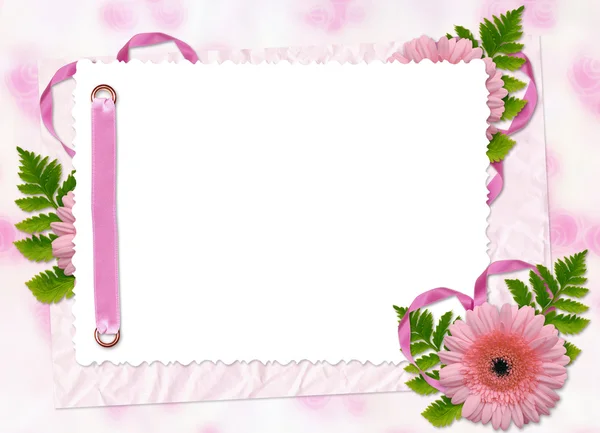 Marco blanco con flor y cintas en t —  Fotos de Stock