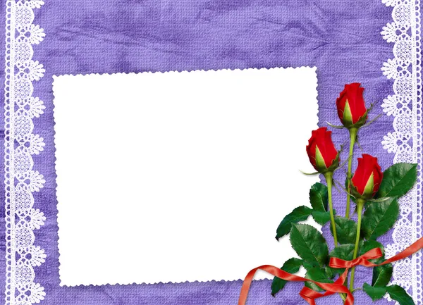 Rama z róż na fioletowym tle — Zdjęcie stockowe