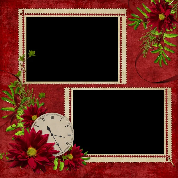 Bílý rámeček s květinami a hodiny — Stock fotografie