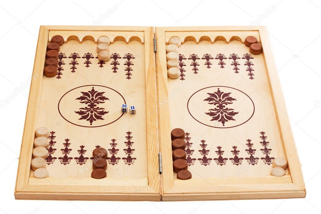 在遊戲開始時的雙陸棋板上的骰子和遊戲棋子視圖 — stock photo