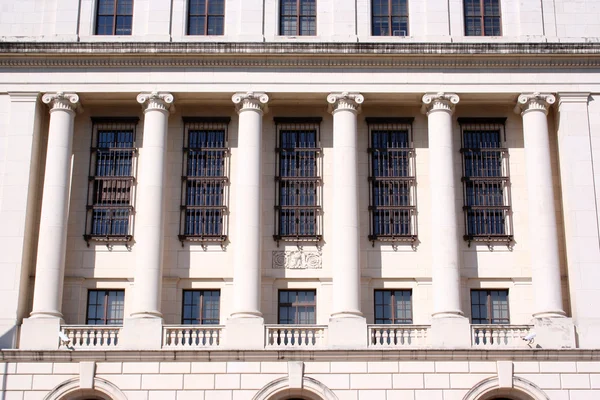 Columnas sobre Edificio Federal — Foto de Stock