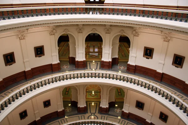 Внутри здания Капитолия штата — стоковое фото