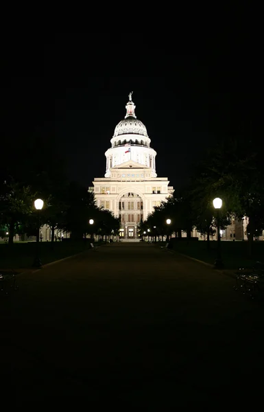 州国会大厦在晚上 — 图库照片