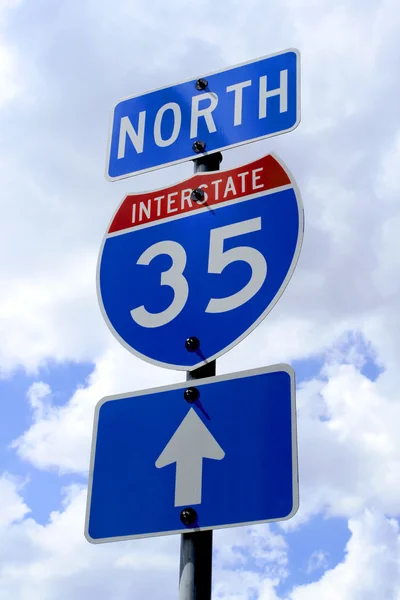 Znak drogowy autostrady 35 — Zdjęcie stockowe