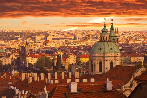 Pôr do sol sobre Praga — Fotografia de Stock