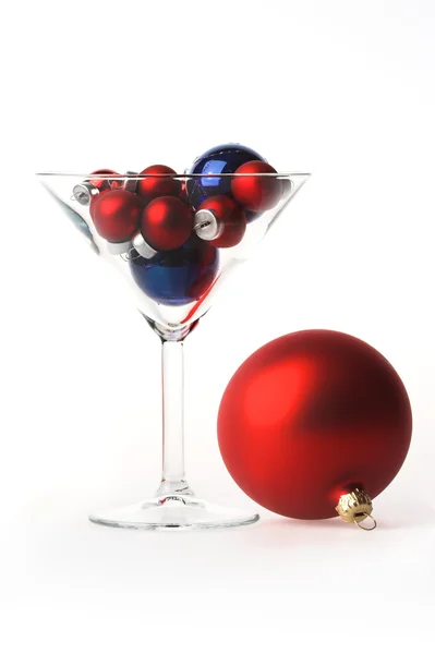 Martini-Glas voller Weihnachten — Stockfoto