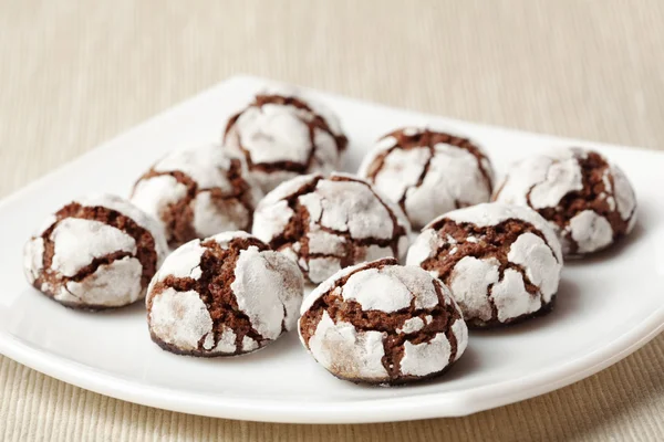Chocolate crinkles on a plate — Stock Photo, Image